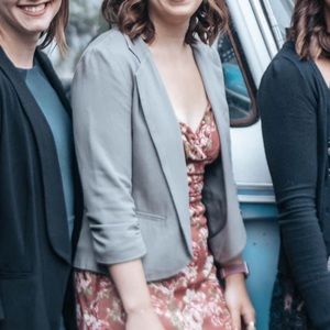 Green/gray blazer with quarter sleeves